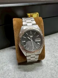SEIKO 5 自動巻き 腕時計 本体　動作確認済みのサムネイル