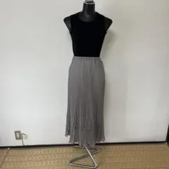 変形プリーツロングスカート