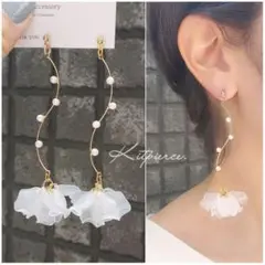 No.115 ウェーブパールスティック×ゆらゆらフロストホワイト花びらピアス