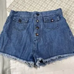 ショートパンツのサムネイル