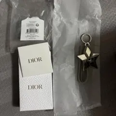 Dior クリスタル会員限定 ノベルティ 星型モチーフ　キーチャーム キーリング