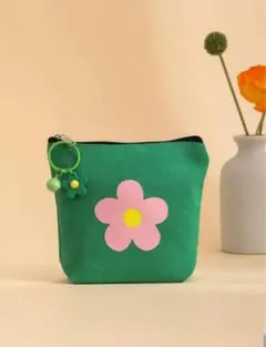 新品未使用品 花柄ポーチ 小物入れ　サニタリーポーチ