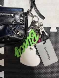 確実正規品 Balenciaga AKI チャーム/キーリング - メルカリ