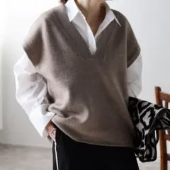 Vネック ニットベスト