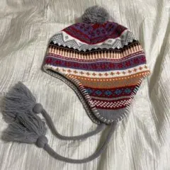 ポンポン付きニット帽