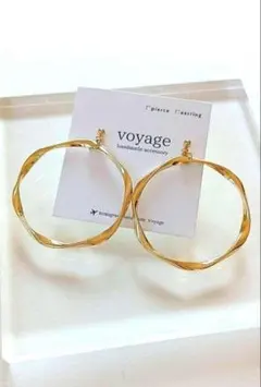 【再販】ひねり フープ ゴールド ピアス イヤリング 大ぶり ハンドメイド