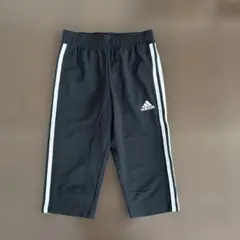 新品未使用 adidas 黒 ストライプ ハーフパンツ 140