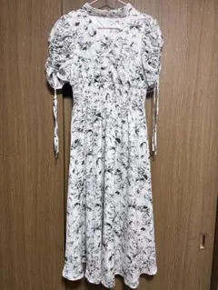 [evelyn]花柄 ロングワンピース フリル ホワイトのサムネイル