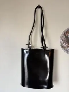 FURLA ブラック エナメルレザートートバッグ