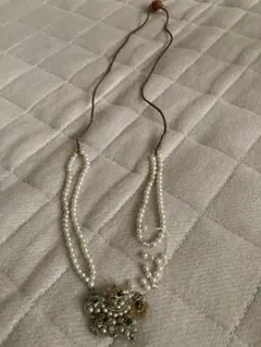 パール装飾の多層式ネックレス　アンティーク　ヴィンテージ　訳ありハンドメイド