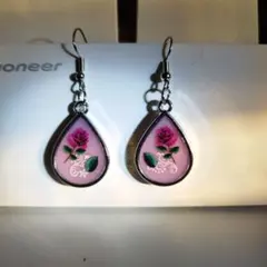 バラデザイン涙滴型レジンピアス ピンク ハンドメイド。