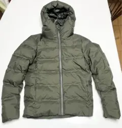 室内試着のみ　未使用品　ユニクロ UNIQLO シームレス ダウンパーカー S