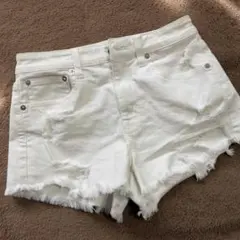 ホワイトデニム ショートパンツ ダメージ加工