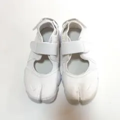 未使用　訳あり　NIKE / ナイキ エアリフトブリーズ 23cm　白