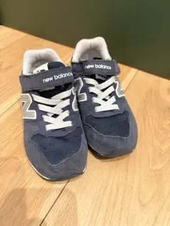 New Balance ニューバランス　ネイビー スニーカー　19cm