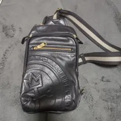 カステルバジャック レザーボディバック ブラック