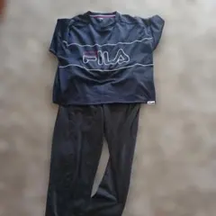 FILA 半袖Tシャツ ネイビー Sサイズ&スエットパンツのサムネイル