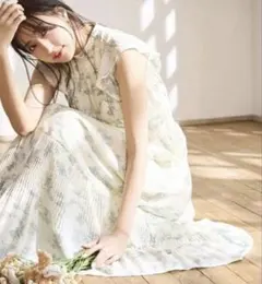 美品　NATURAL BEAUTY BASIC アゼリアガーデンワンピース　M