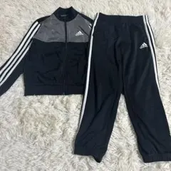アディダス　adidas セットアップ　ブラック　スリーライン　130㎝　ロゴ