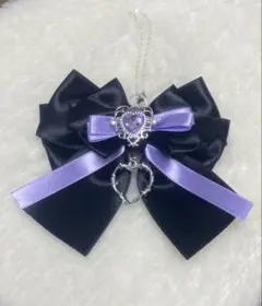 ハンドメイド　黒　紫　リボン　バックチャーム　NO.513