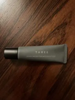 three ハイパフォーマンスクリーム 01のサムネイル
