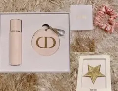 ディオール　2022年バースデーノベルティ3点（シュシュ、ブローチセット）