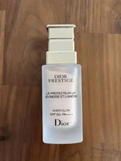 Diorプレステージ ホワイト ル プロテクター UV ルミエール シアーグロー