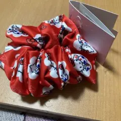 ハローキティ 赤 サテンシュシュペコちゃん