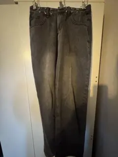 グレー ストレートデニム