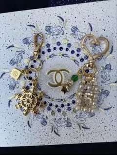 CHANEL _2024 スノーフレイクチャーム_＆　キーホルダー⭐︎ セット