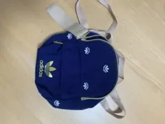 新品未使用　adidas キッズ　レディース　ネイビー リュック　男女兼用