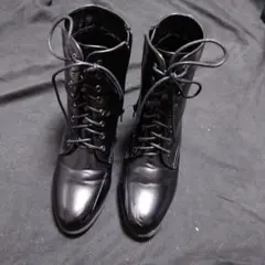 １７１　黒いレースアップショートブーツ ヒール　23.5センチ