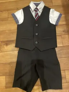 110サイズ 黒 スーツ・ブレザー ネクタイ付き