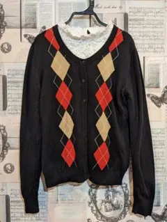 IMAGE　アーガイル柄カーディガン　黒×赤