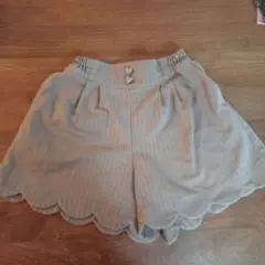 ベージュ スカラップヘム 半ズボン 140サイズ