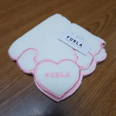 FURLA ハート型タオルハンカチ　ハンドタオル
