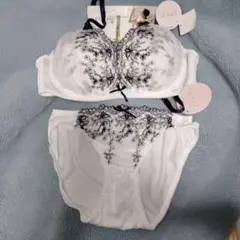 Item thumbnail for item 33bb2244-5b65-44d2-8da8-e02d045fa7dc