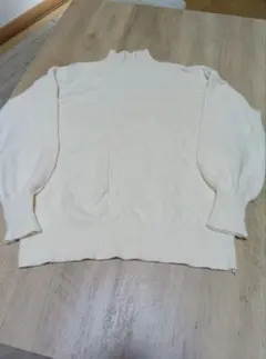 ケーブル柄　ハイネック　セーター　アイボリー