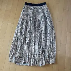 MILKFED. 総柄ロゴプリント プリーツロングスカート