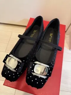 ビジュー付き黒フラットシューズ　バレエシューズ