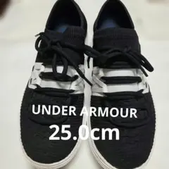 UNDER ARMOUR スニーカー ブラック 25.0cm　美品のサムネイル
