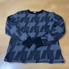 グレー パターン入り 長袖トレーナー