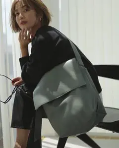 s.oyamada SLOBE IENA フェイクレザーショルダーバッグのサムネイル