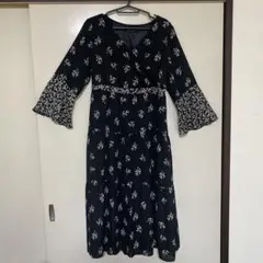 alicia PAGEBOY  フラワープリントワンピース　Fサイズ  Vネック