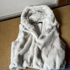 ZARA フード付き　フェイクファー　ベスト XL