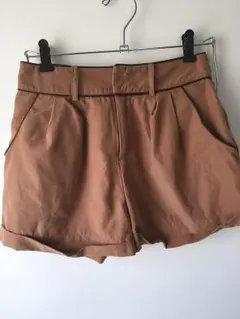 キャラメル ショートパンツ