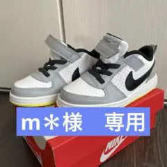 Nike キッズ スニーカー ホワイト グレー