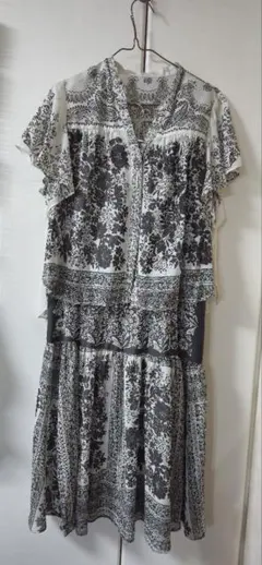 グレースコンチネンタルのバンダナフレアスリーブブラウス レディース