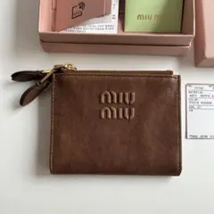 miu miu ミュウミュウ ナッパーレザー 二つ折り財布 ダブルジッパー 