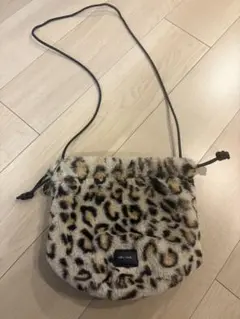 Niko and… ヒョウ柄 ファー バッグ 巾着型